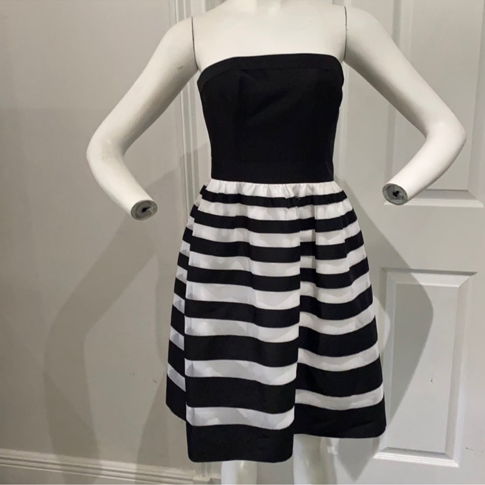 WHITE HOUSE BLACK MARKET Strapless A-Line Dress Striped with Bodice Size 0